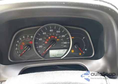 2013 Toyota Rav4 Xle z USA, uszkodzony, nr VIN JTMRFREV6DD044484